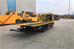 卧龙非事故拖车