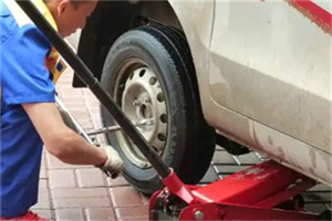 卧龙附近拖车24小时服务热线电话