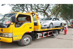 卧龙附近24小时汽车拖车服务热线