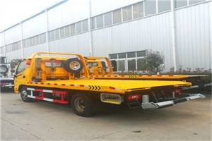 卧龙附近拖车救援搭电