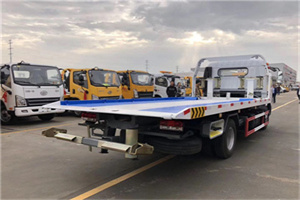 卧龙汽车救援补胎