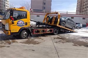 卧龙救援拖车费用怎么算