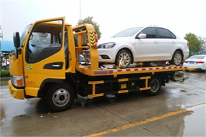 卧龙附近拖车救援24小时服务热线